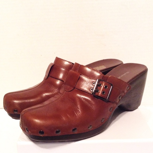naturalizer clogs